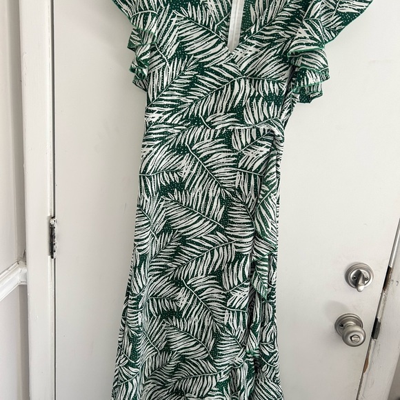 Green Leaf Print Women's Dress - Picture 4 of 6